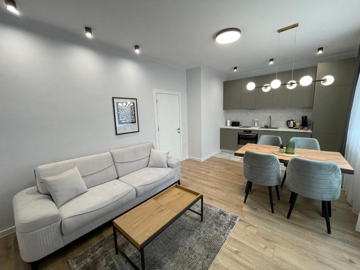 Vanquish Central Apartment Várna Kültér fotó