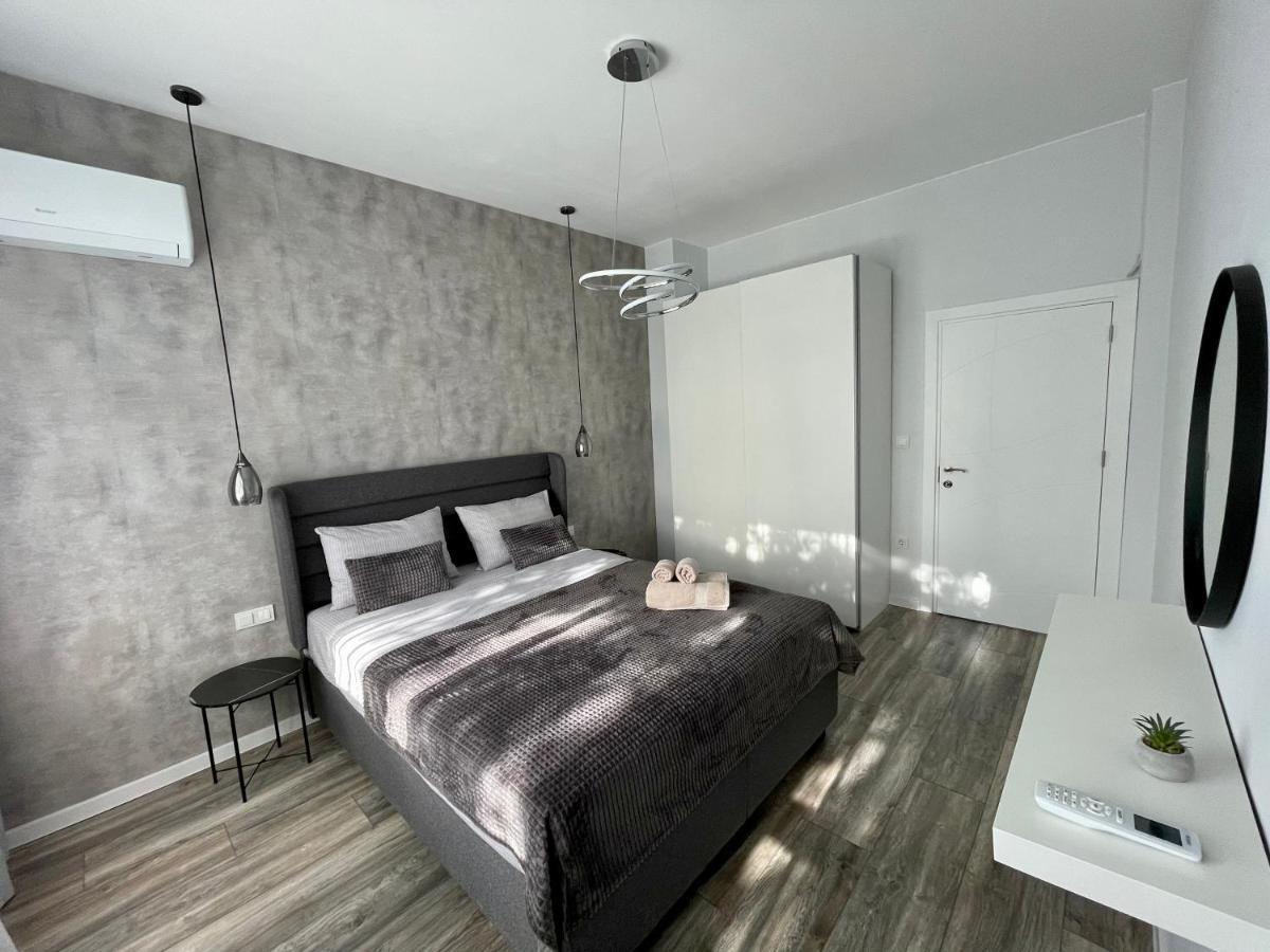 Vanquish Central Apartment Várna Kültér fotó