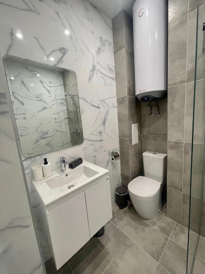 Vanquish Central Apartment Várna Kültér fotó