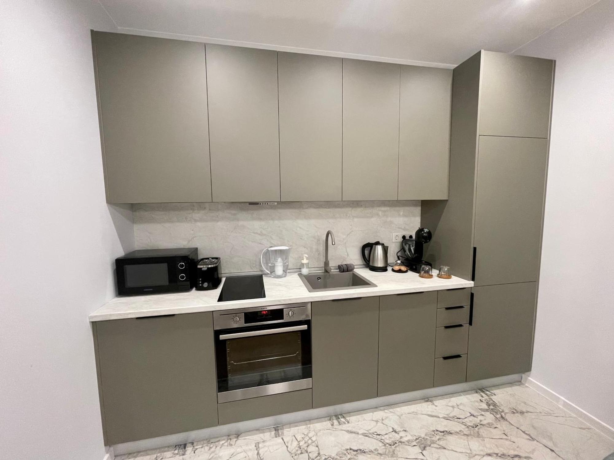 Vanquish Central Apartment Várna Kültér fotó