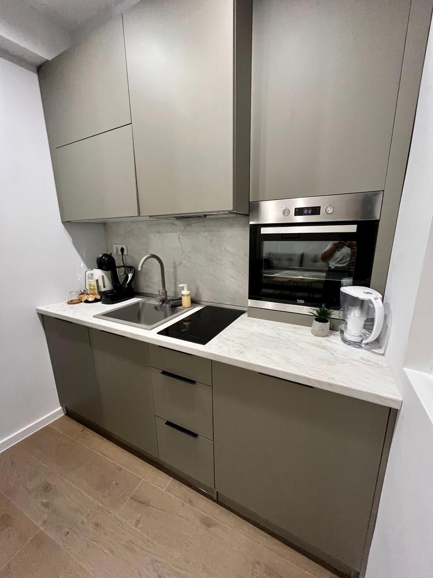 Vanquish Central Apartment Várna Kültér fotó