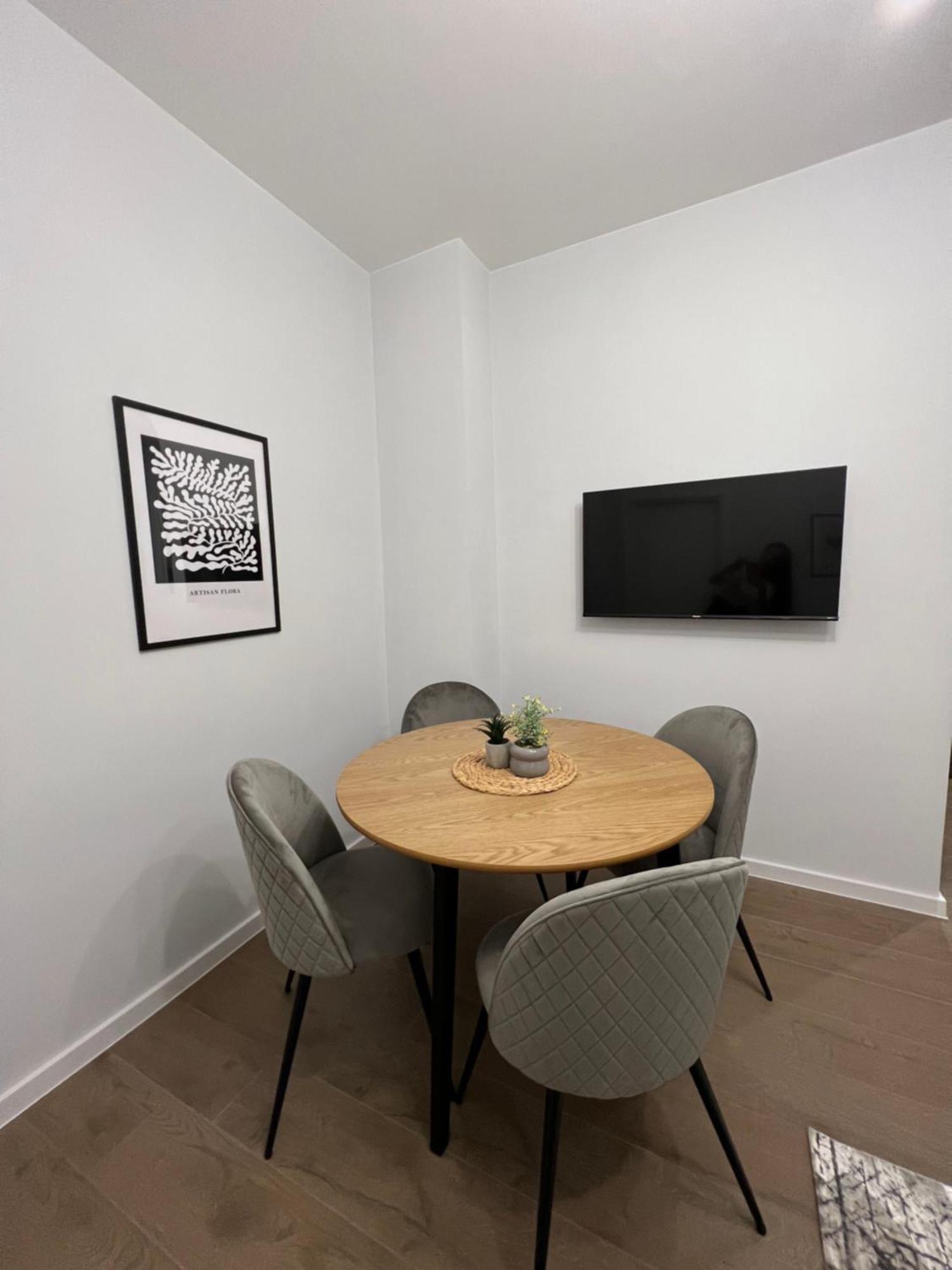 Vanquish Central Apartment Várna Kültér fotó