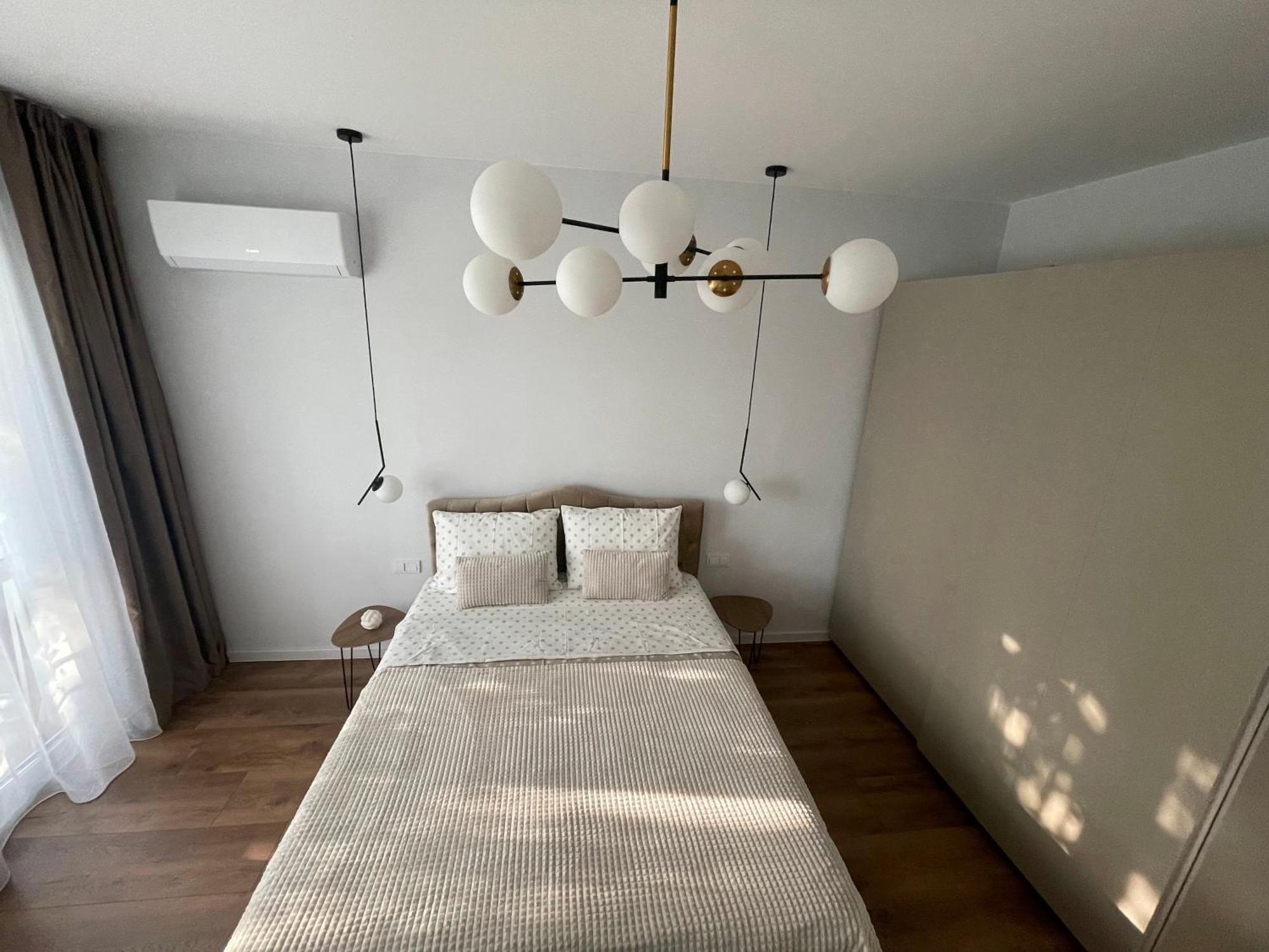 Vanquish Central Apartment Várna Kültér fotó