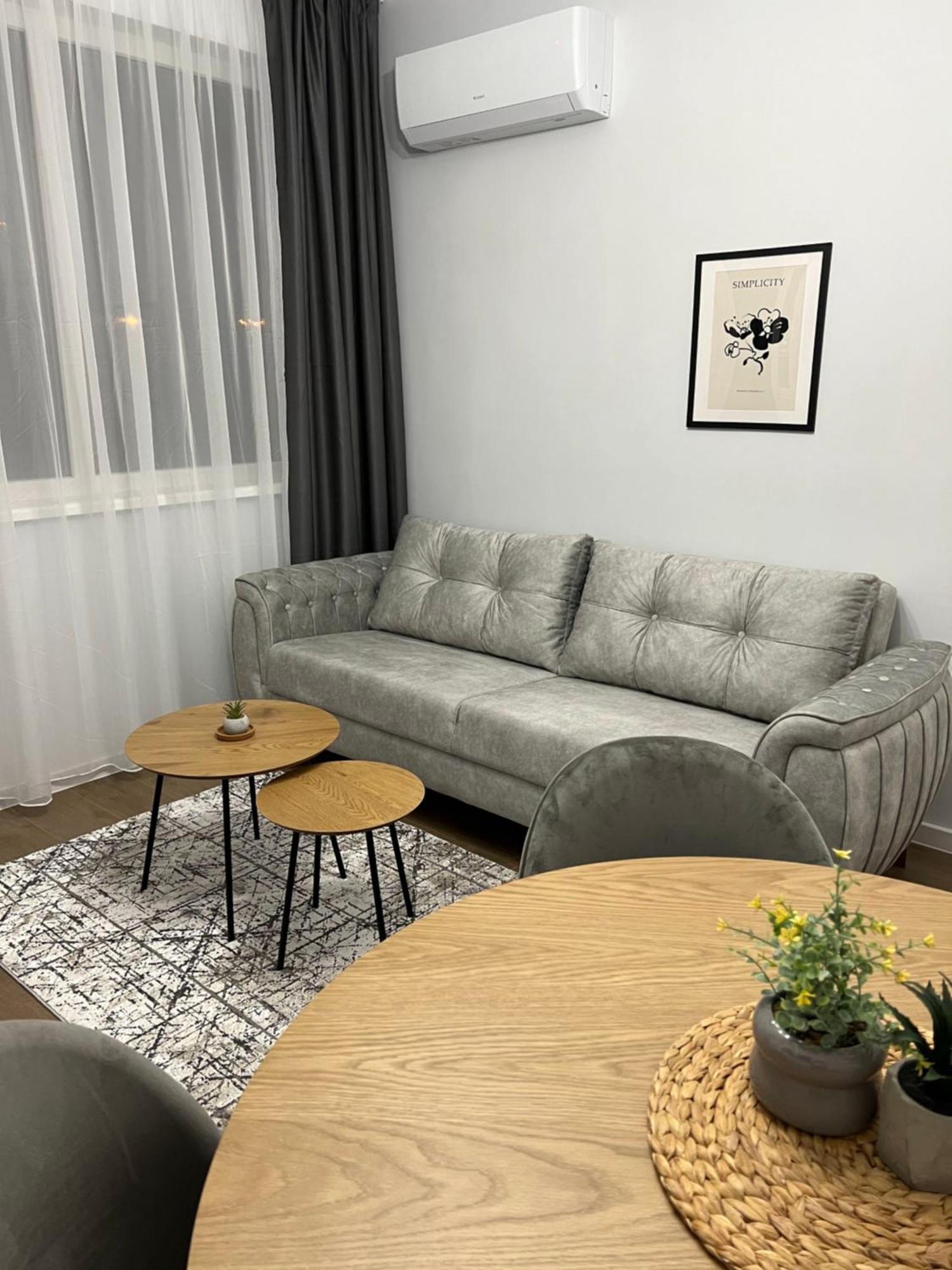 Vanquish Central Apartment Várna Kültér fotó