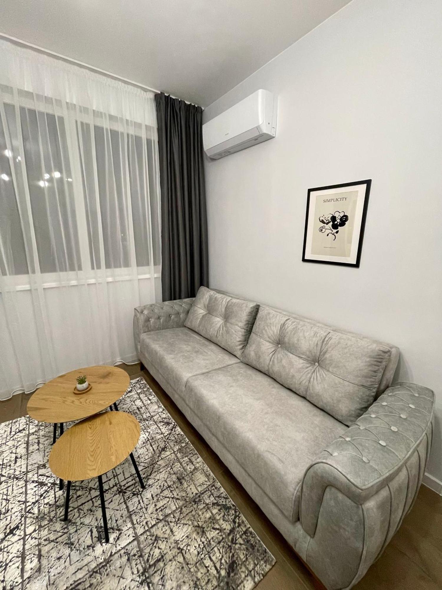 Vanquish Central Apartment Várna Kültér fotó