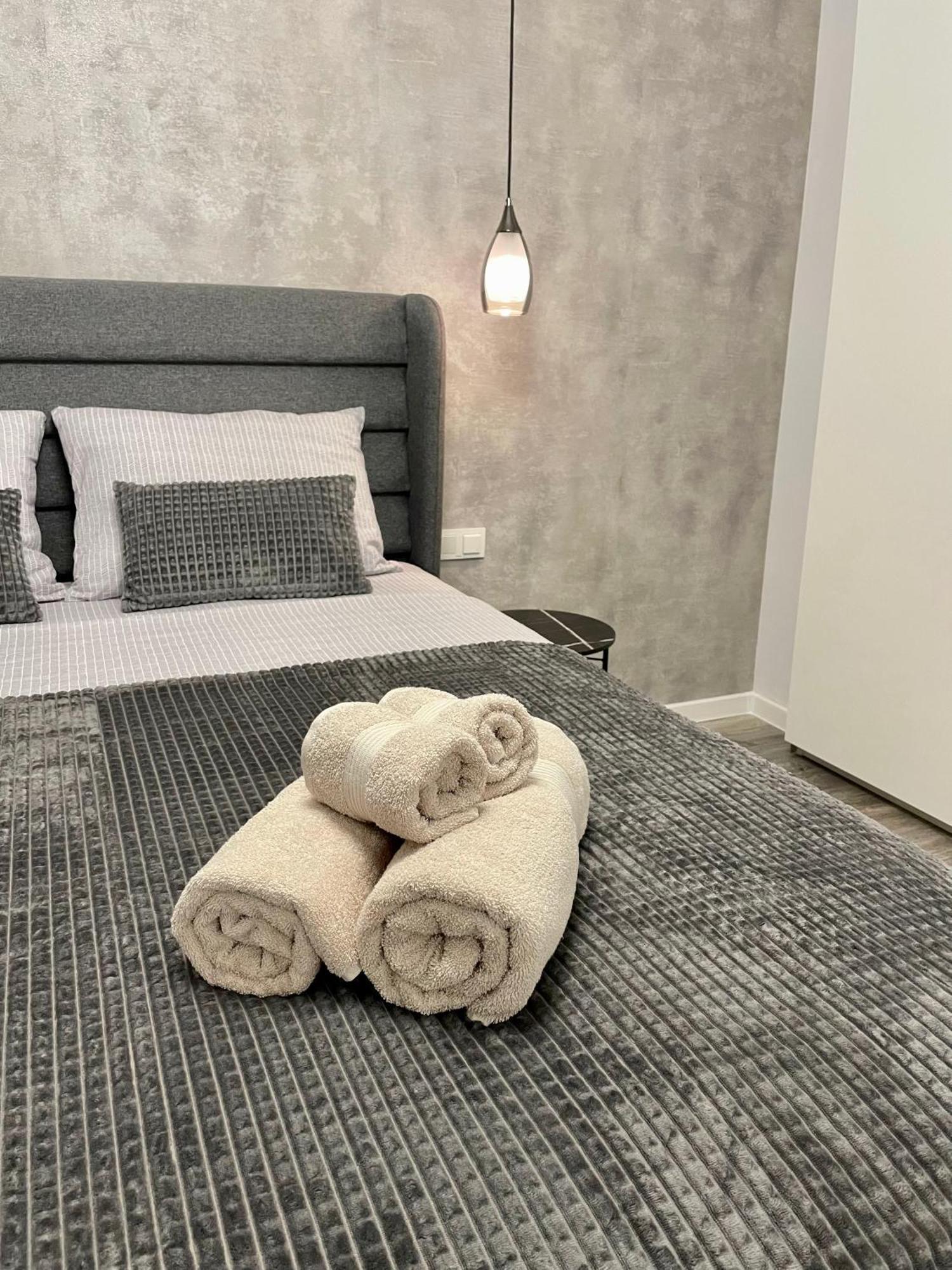 Vanquish Central Apartment Várna Kültér fotó