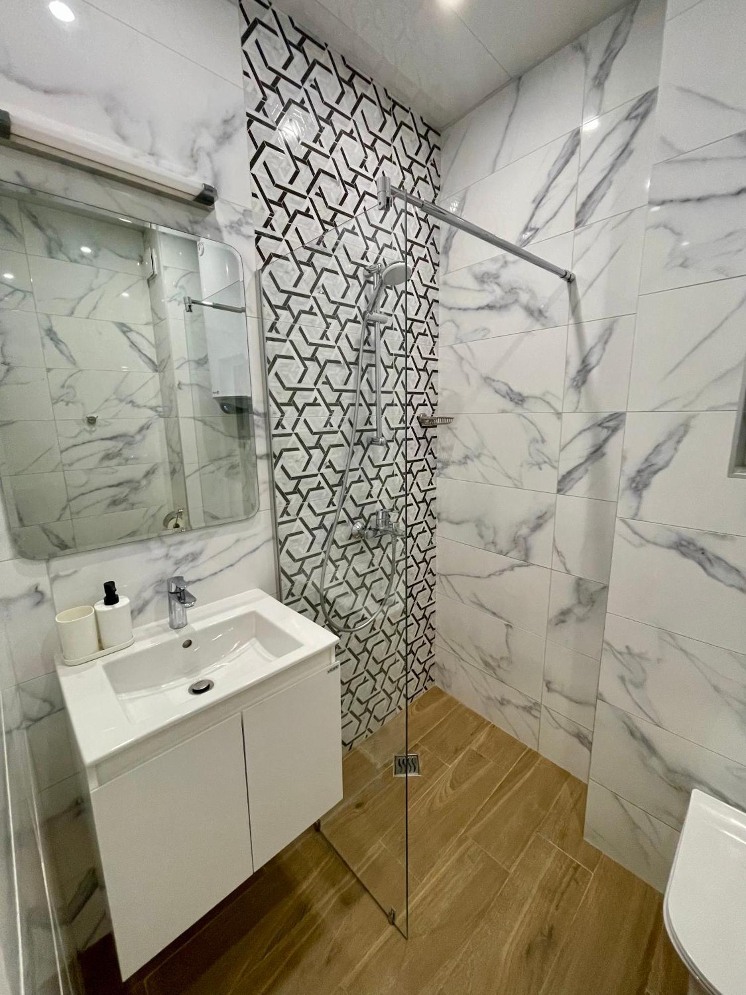 Vanquish Central Apartment Várna Kültér fotó