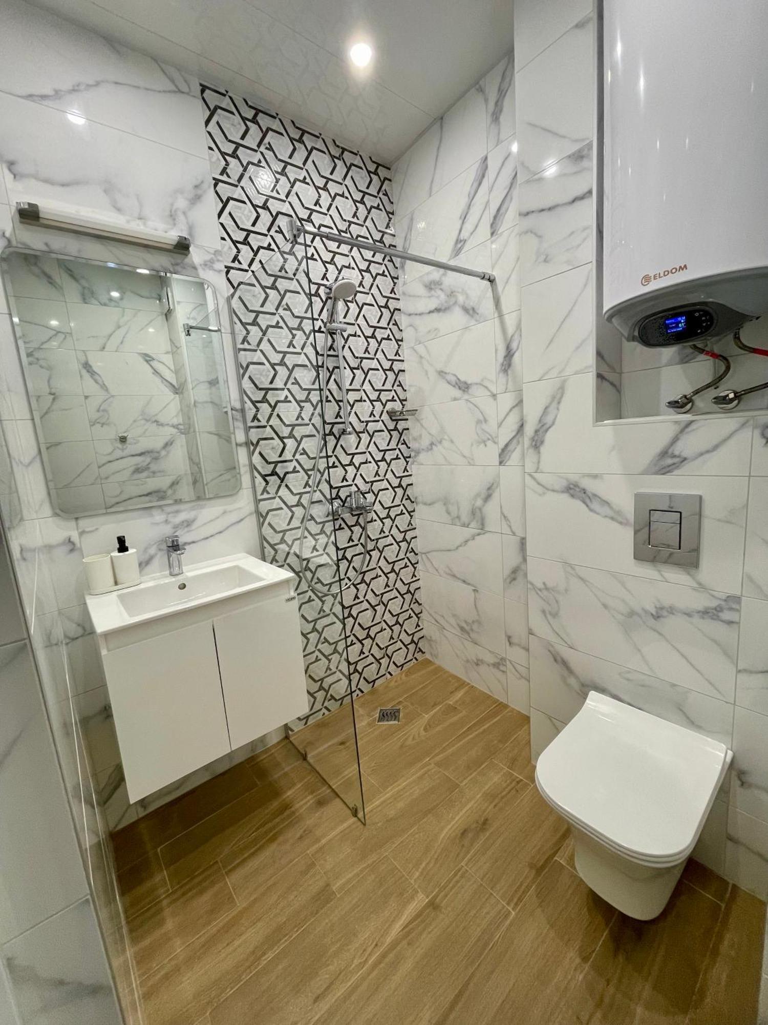 Vanquish Central Apartment Várna Kültér fotó